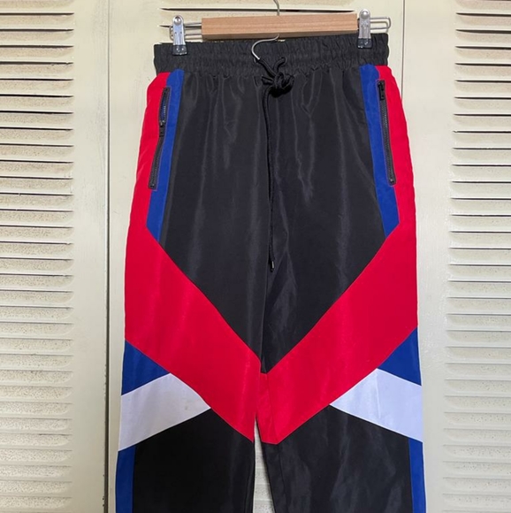 Forever 21 - Picture 1 of 3